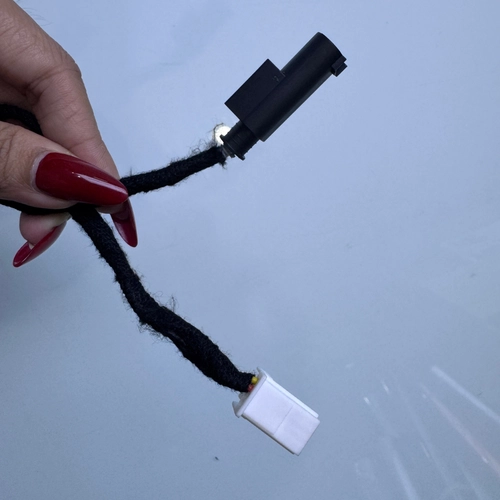 Giắc kích hoạt led cánh chim VF6 1