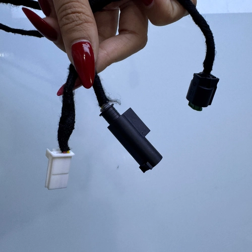 Giắc kích hoạt led cánh chim VF6 2