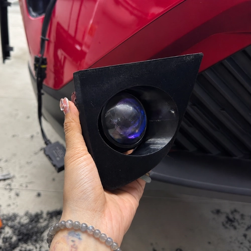 Dưỡng đèn gầm 2 in lắp xe VF MPV7 3